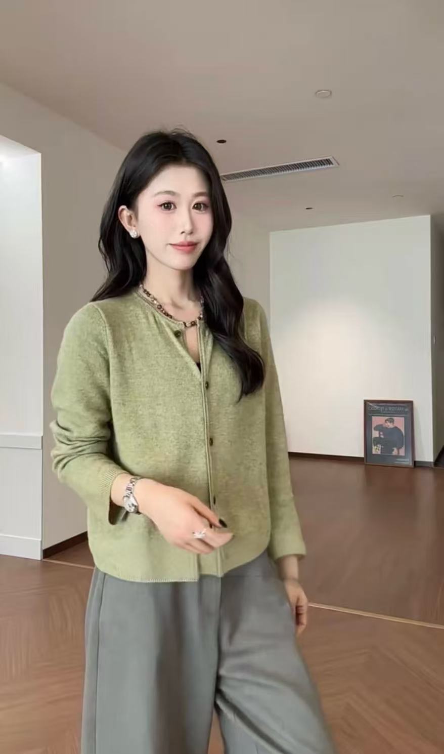 2025 Autumn New Relaxed Knit Sweater with Shawl and Cropped Wide-Leg Pants Three-Piece Set - Image 2