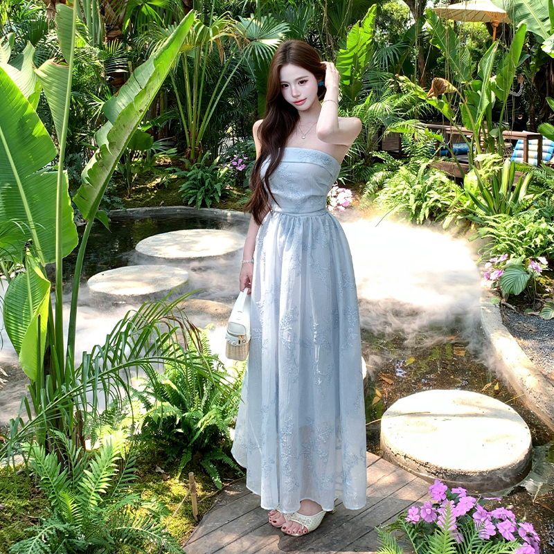 Elegant French Style Embroidered Strapless A-Line Midi Dress - Image 2